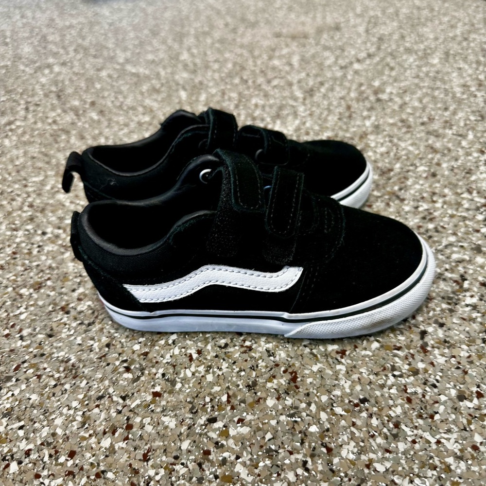 Toddler boys vans size 9